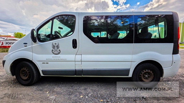 Samochód osobowy Renault Trafic (przebieg 230 tys. km) 